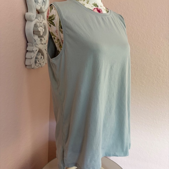 Lululemon tank - Picture 6 of 6